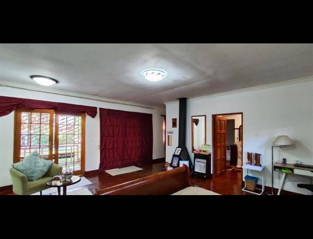 4 BEDROOM HOUSE FOR SALE IN VAN RIEBEECK PARK